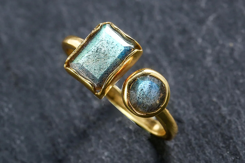 Gold hotsell precious stone