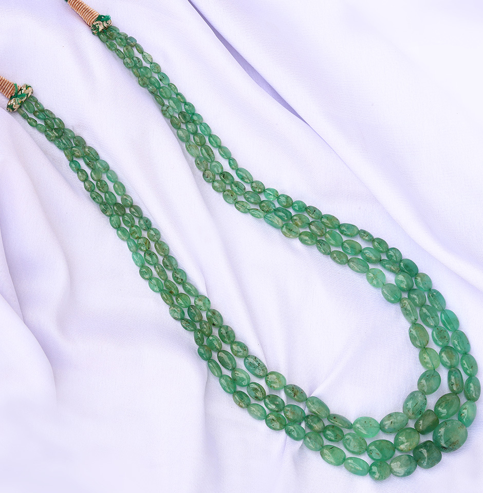 Precious Emerald Gemstone Tumble Beads from Russia Mines