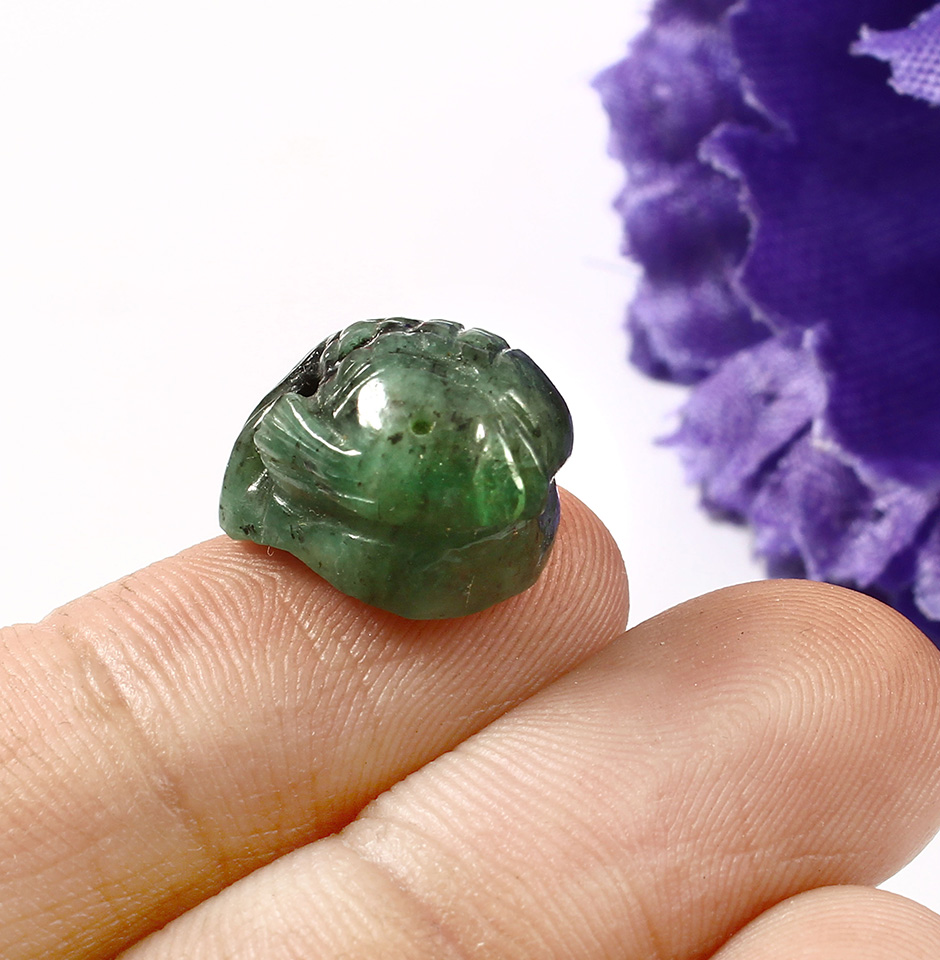 Beautiful Fish Shape Carved Emerald Gemstone