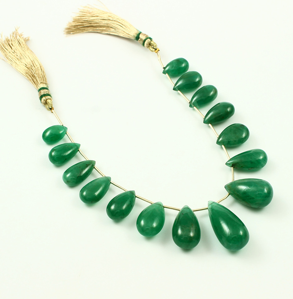 Emerald Briolette Teardrop Beads Layout
