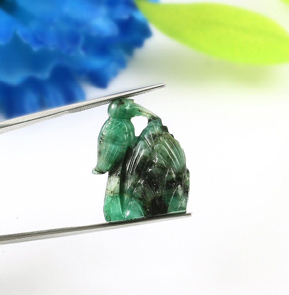 Natural Emerald Sculpture Carved Gemstone