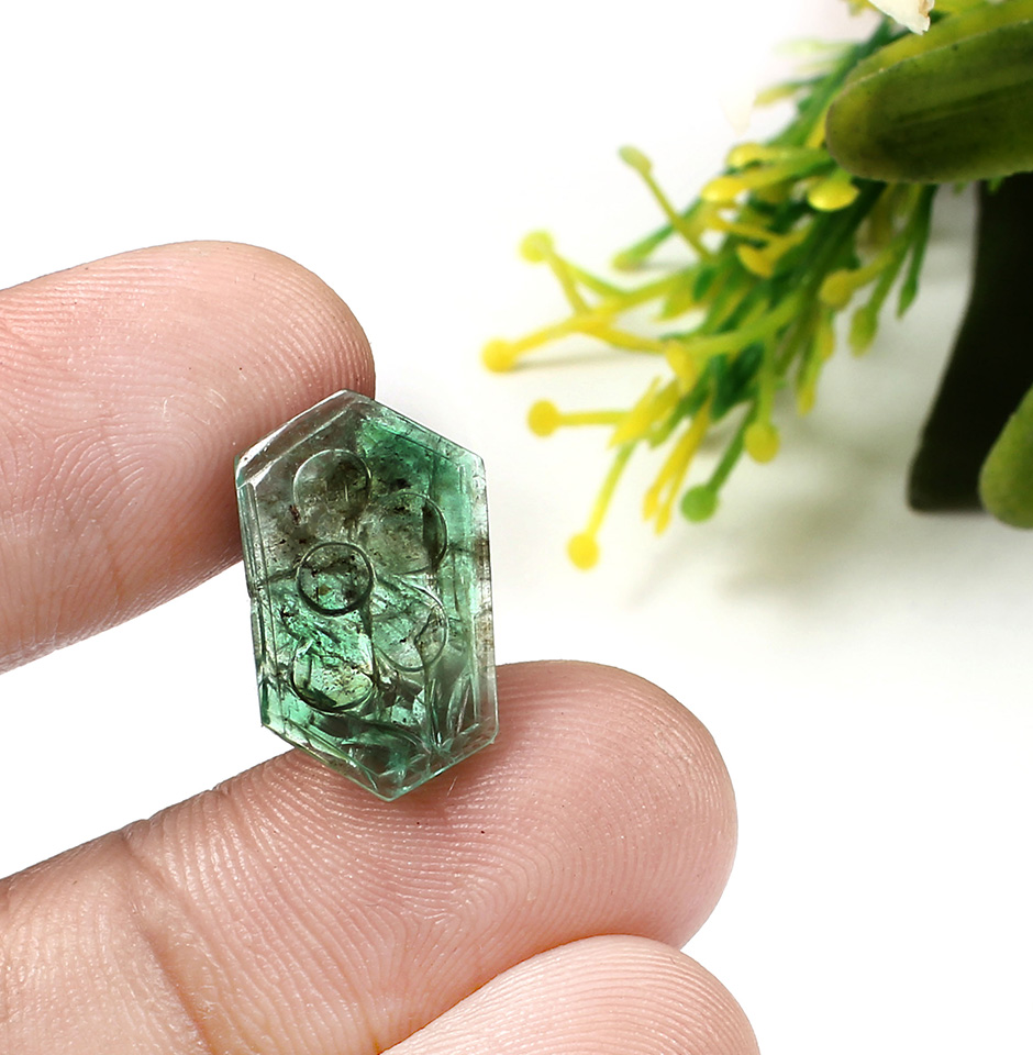 Emerald Carving For Making Jewelry