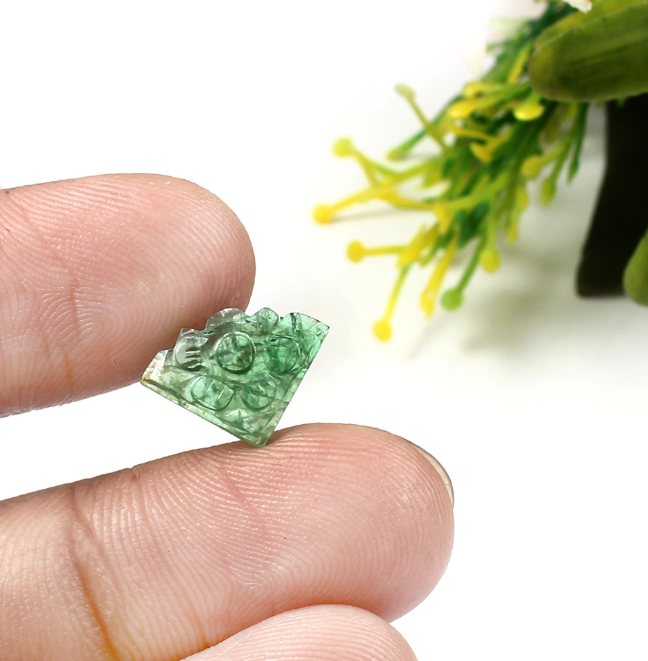 Natural Emerald Unique Fancy Carving Gemstone
