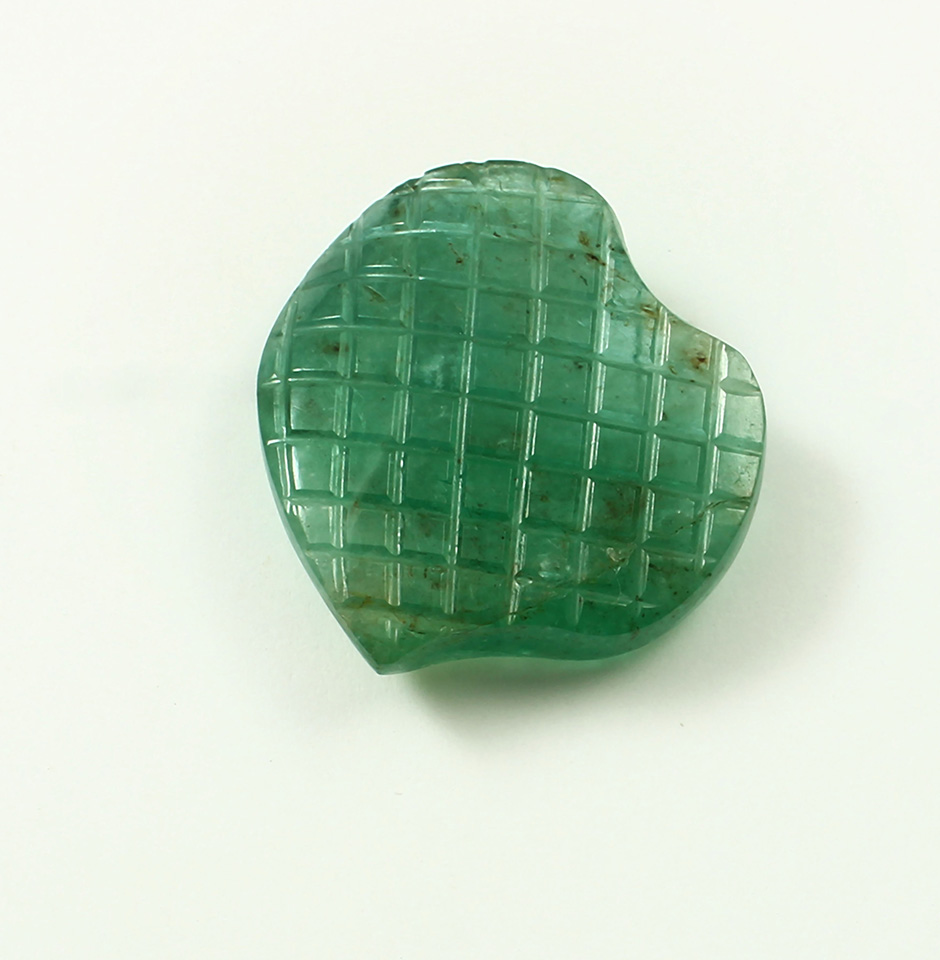 Precious Heart Shape EMerald Carved Stone